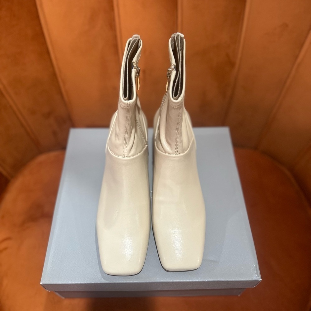 New in Box Franco Sarto Cream Ankle Booties Side Zip  Versatile Neutral Sz 8 - Picture 2 of 7